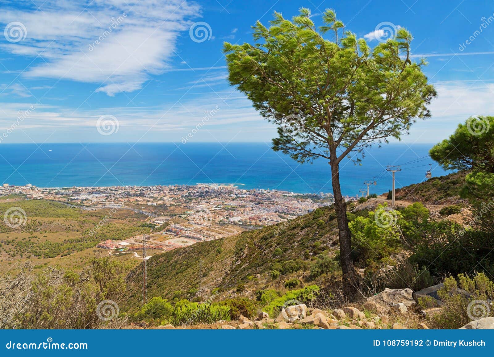 Panoramiczny widok Costa Del Zol z wierzchu Calamorro góry, Benalmadena, Andalusia prowincja, Hiszpania
