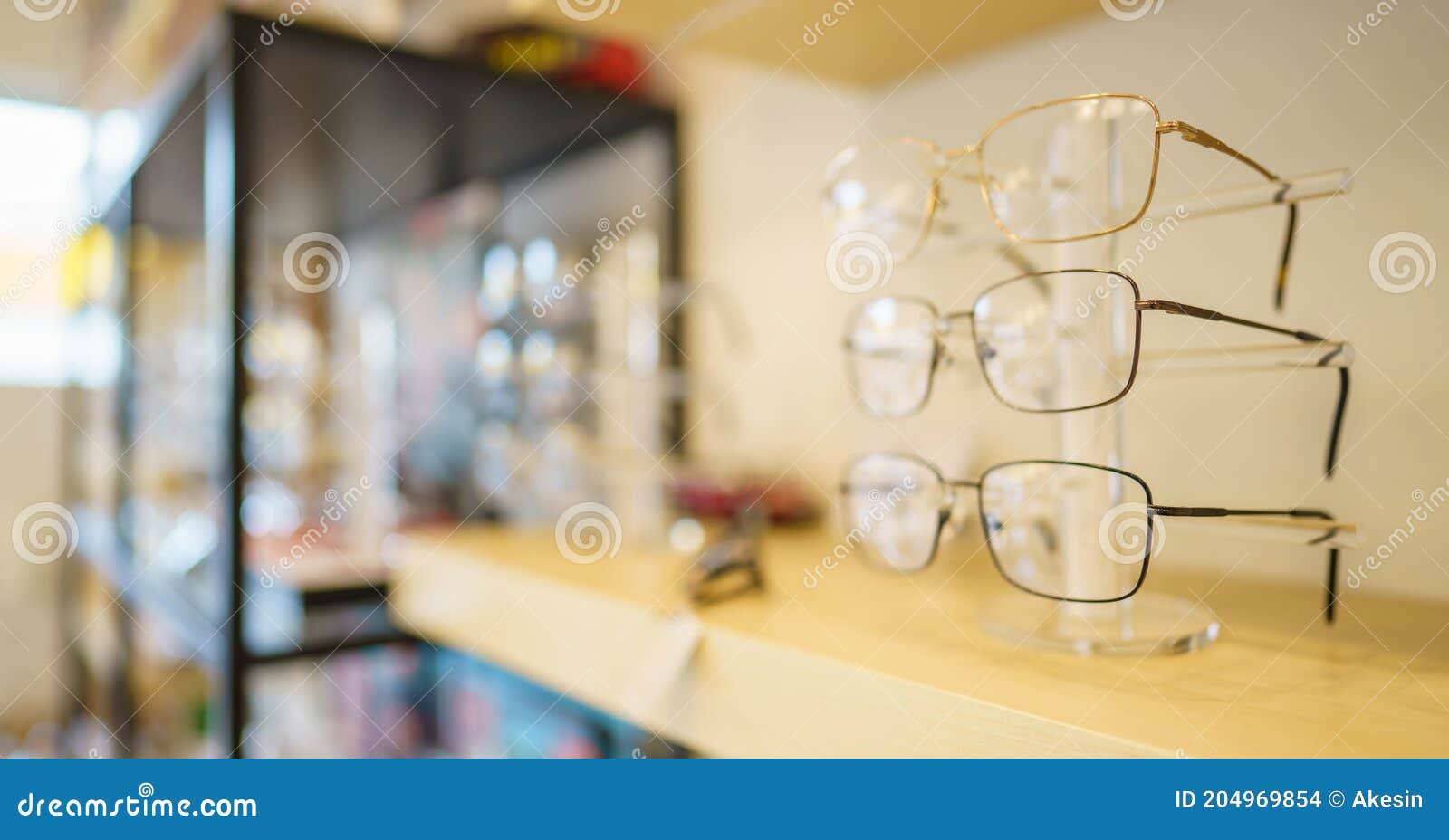 Pantalla De Anteojos En Soporte De Gafas En Estantes En Tienda