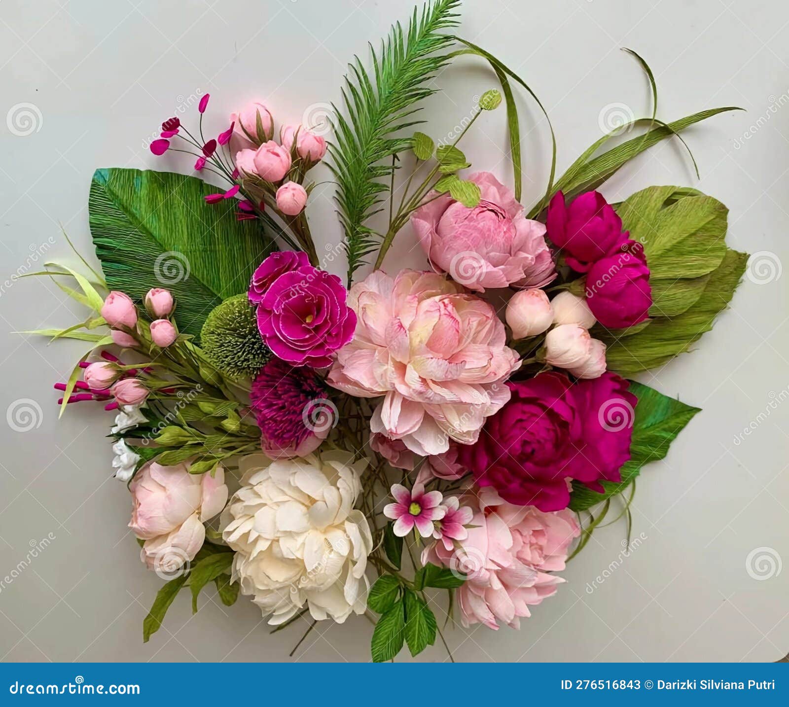 Paper Flower Arrangement, Crepe Paper Craft, Flower Bouquet Stock ...
