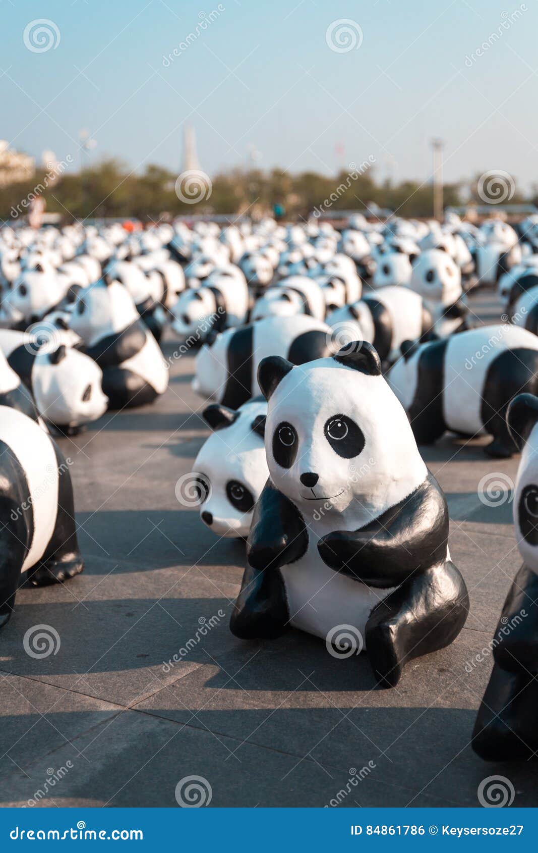 te veel Geletterdheid Aanklager Paper Mache Pandas in 1,600 Pandas World Tour in Bangkok Editorial Photo -  Image of extinction, cuteness: 84861786