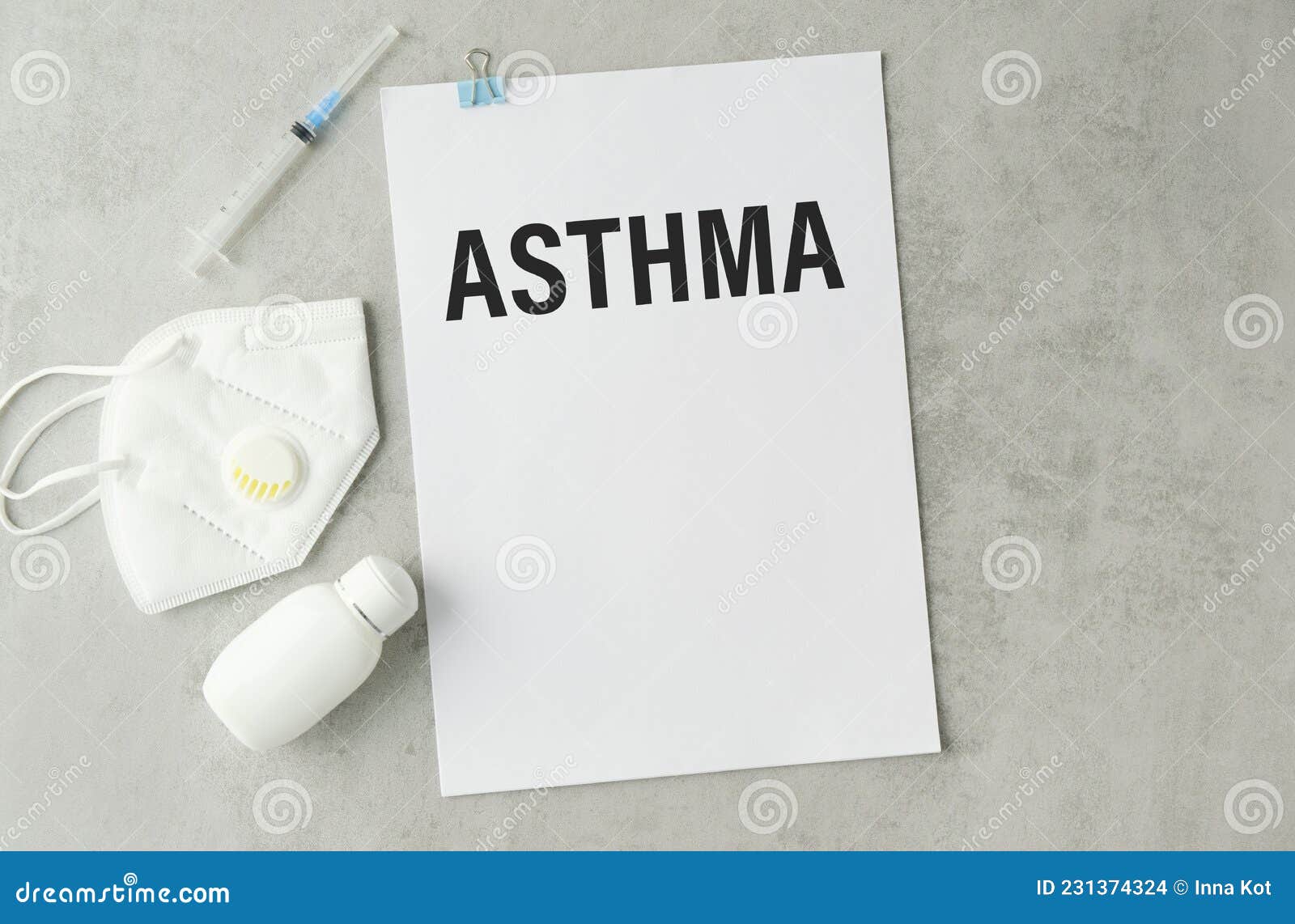 text asthma on a table with stethoscope. medicina