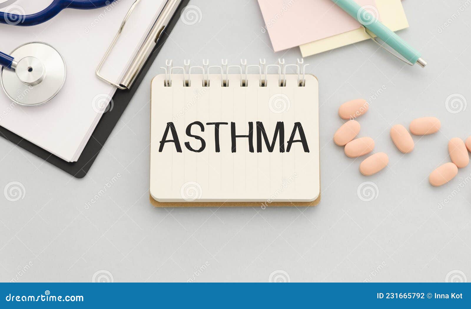 text asthma on a table with stethoscope. medicina