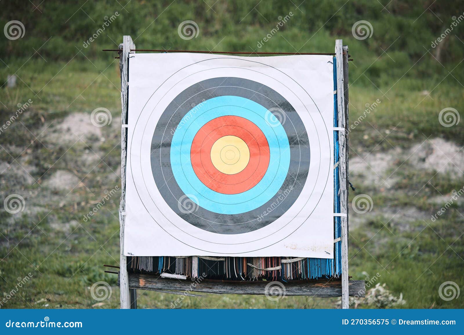 Papier Cible De Bullseye Extérieur Et à Bord Du Champ De Tir Pour