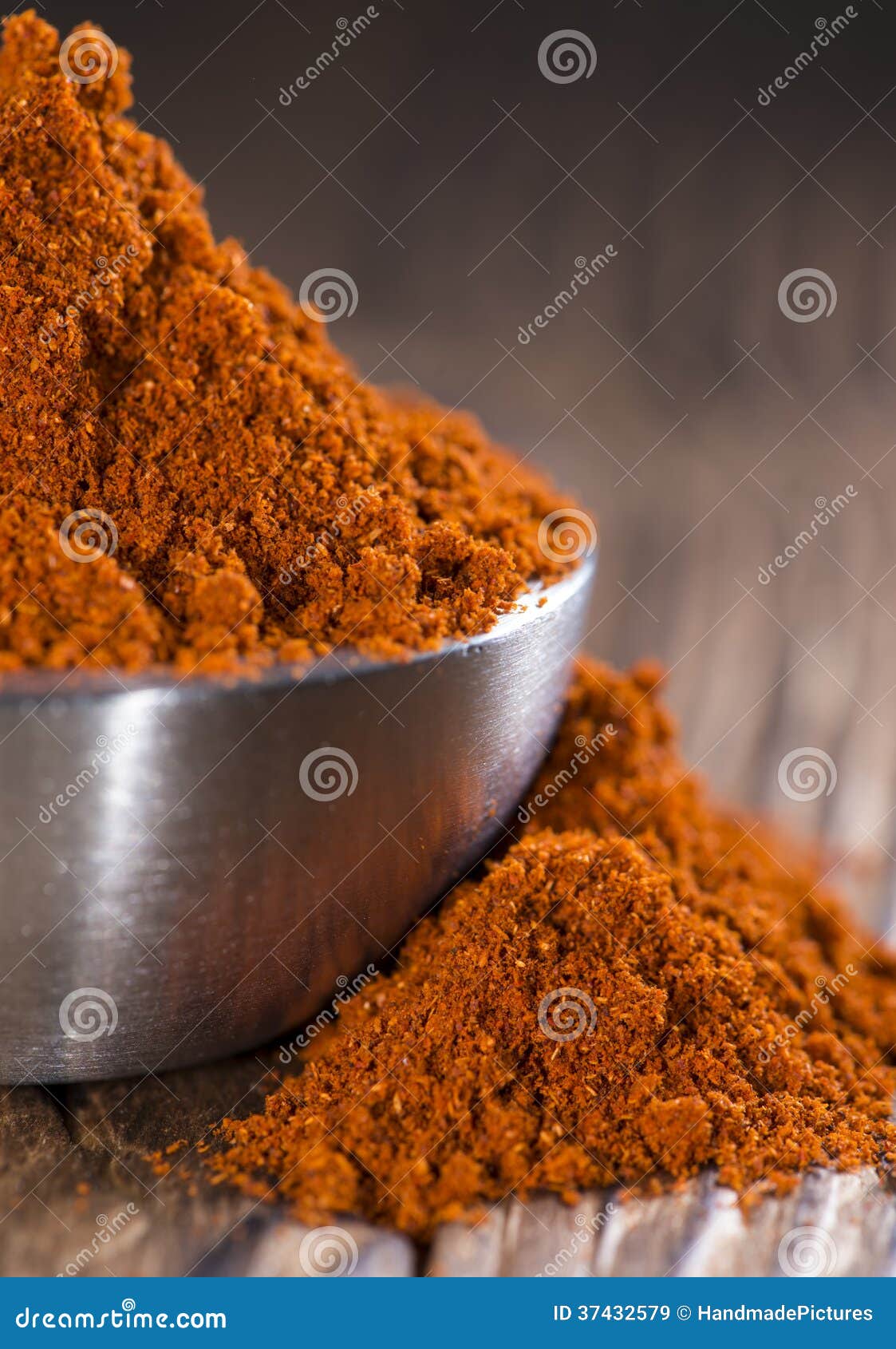 Paprika Powder immagine stock. Immagine di alimento, sfondo 37432579