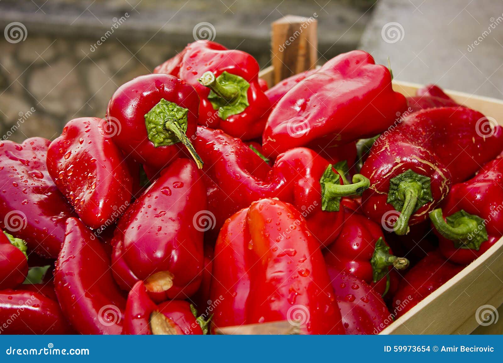 Paprikas rouges frais photo stock. Image du cuisine, gourmet 59973654