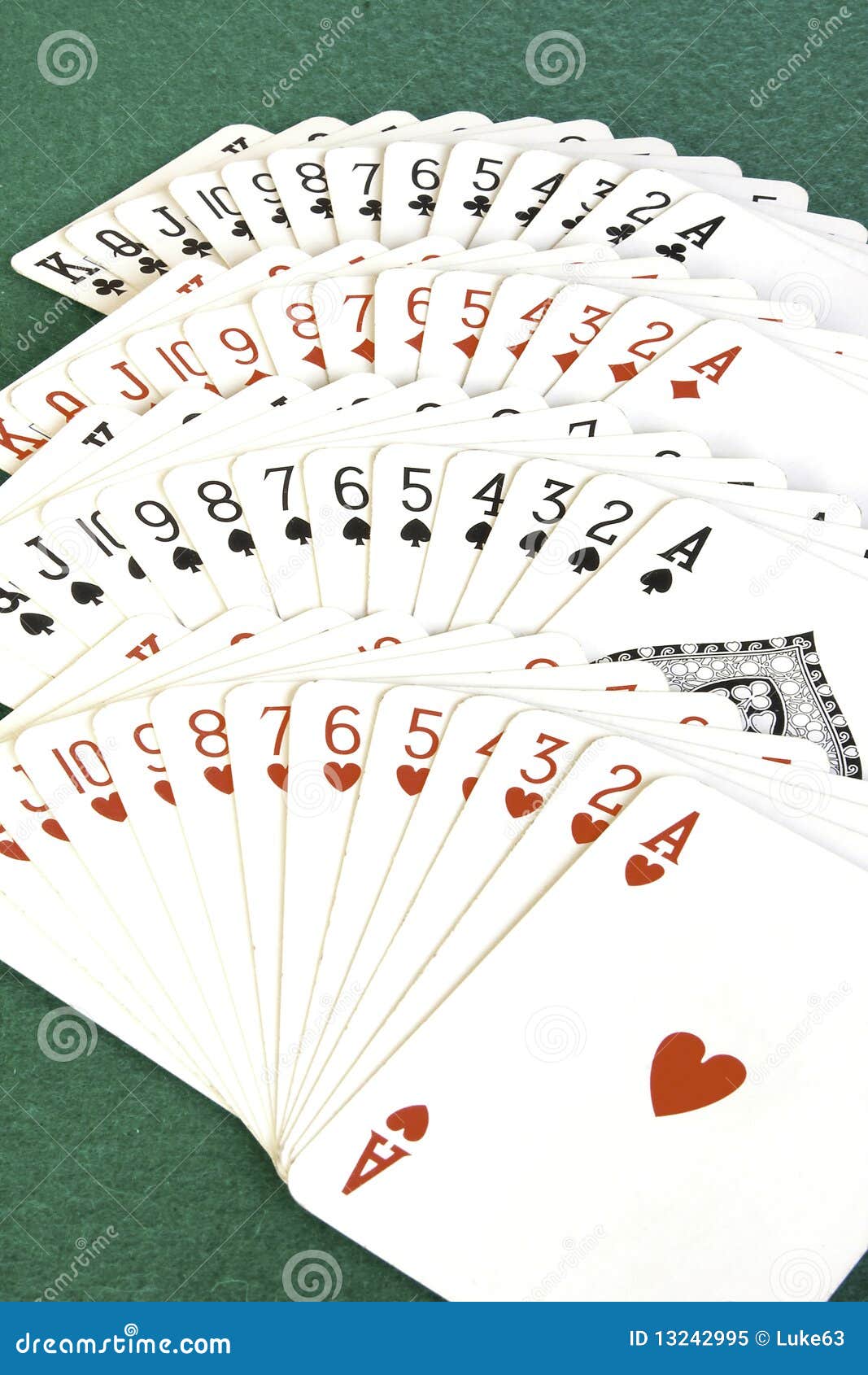 Paquet des cartes de jeu image stock. Image du puces 13242995