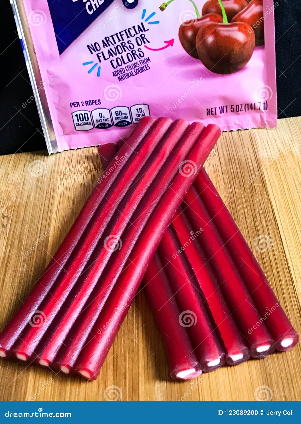 Paquete De Sweetarts Cherry Ropes Candy Imagen editorial Imagen de