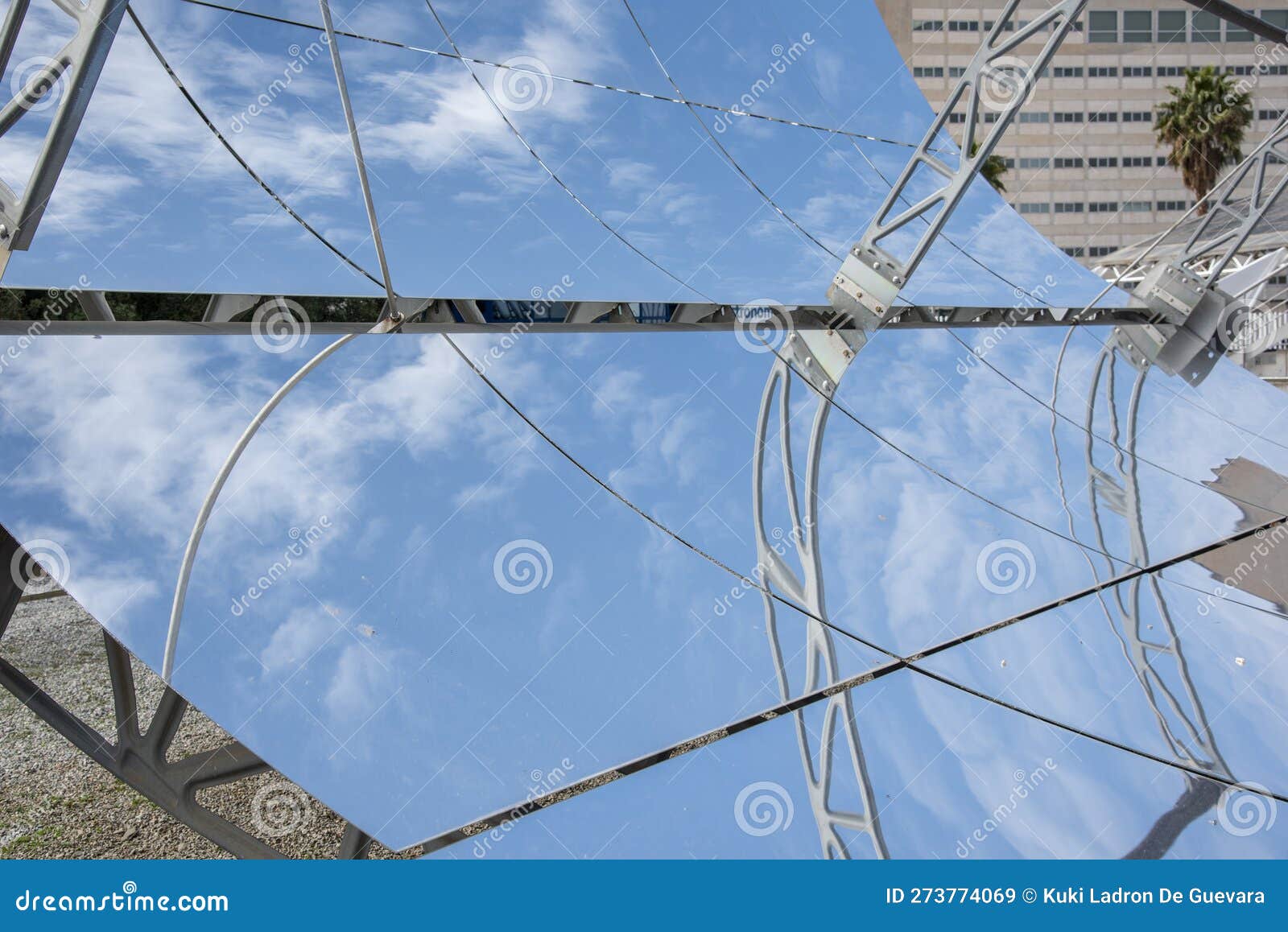 parabolic solar mirrors of a solar energy installation
