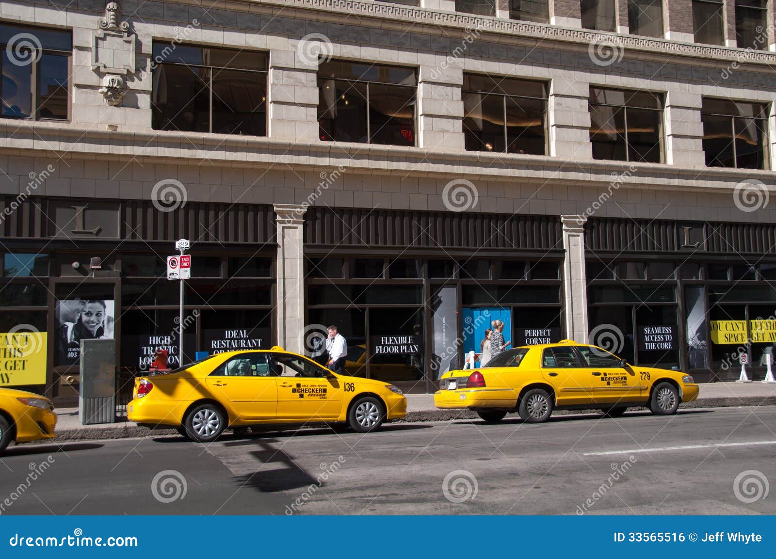 Parada de taxis, Calgary foto editorial. Imagen de amarillo 33565516