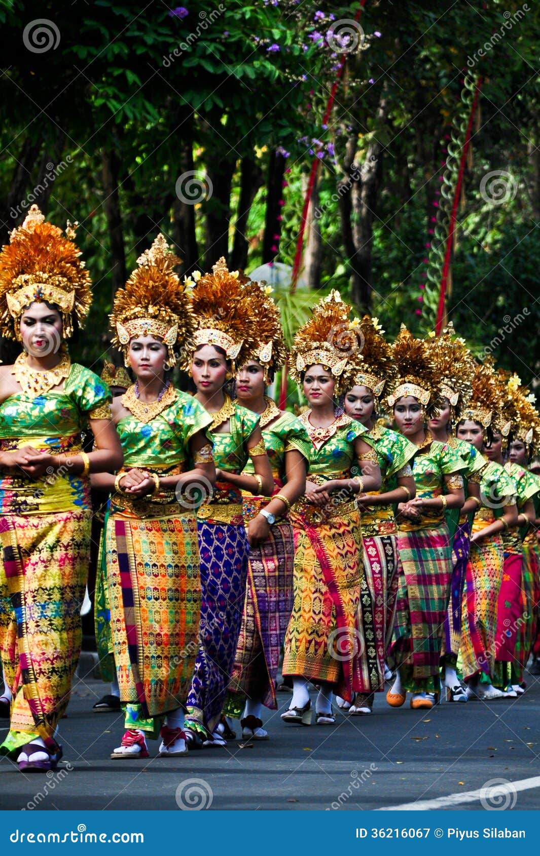 Parade Of Balinese Girl With Traditional Dress Editorial Parade Of Balinese Girl With Traditional Dress Editorial