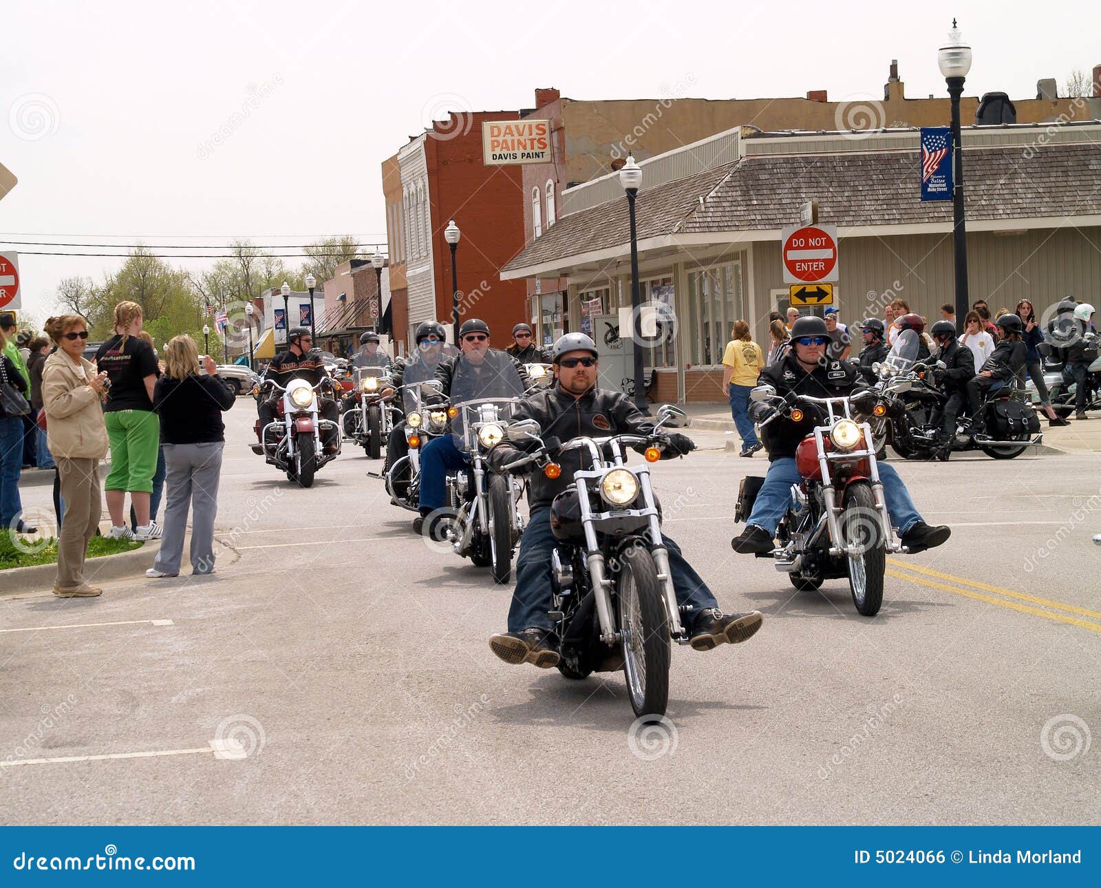 Parade of Motorcycles editorial photo. Image of motorcycle 5024066