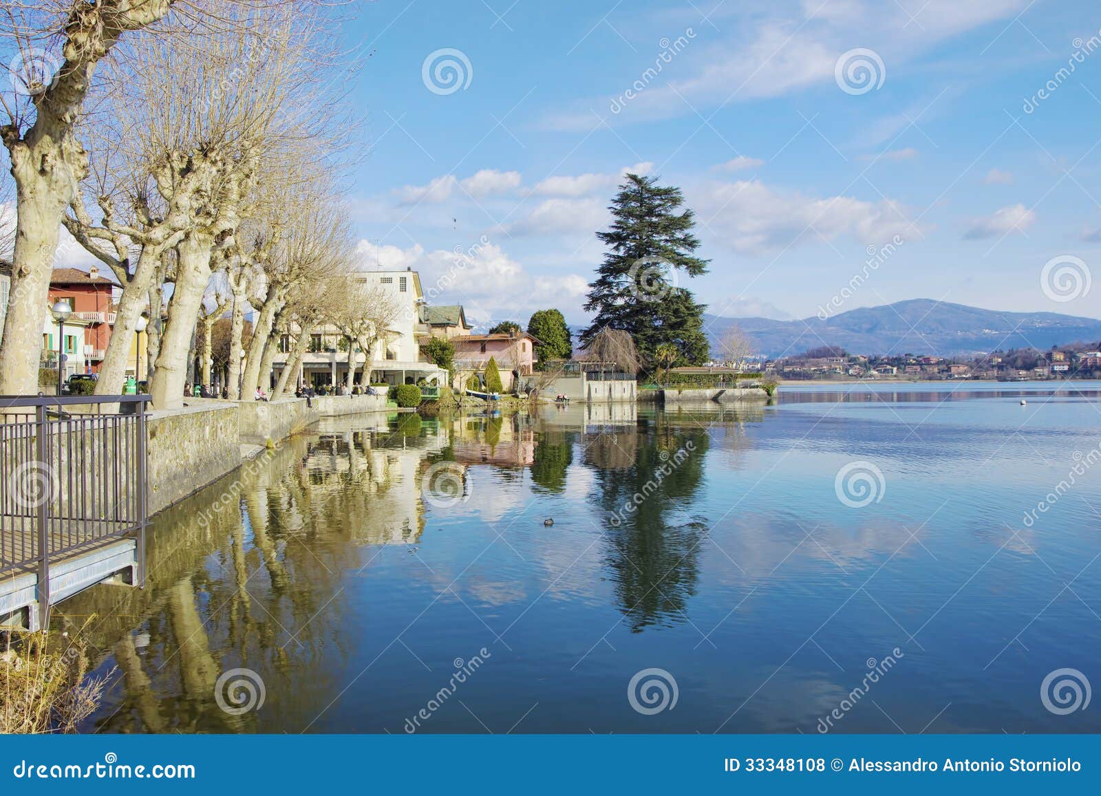 paragliding around the lake of como and pusiano