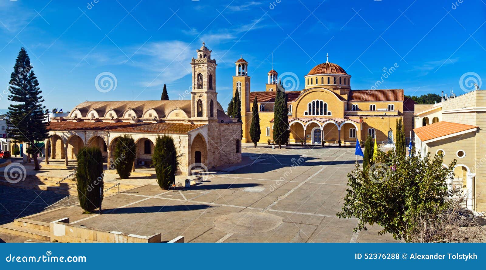 Paralimni stad i Cypern arkivfoto. Bild av landmärke - 52376288