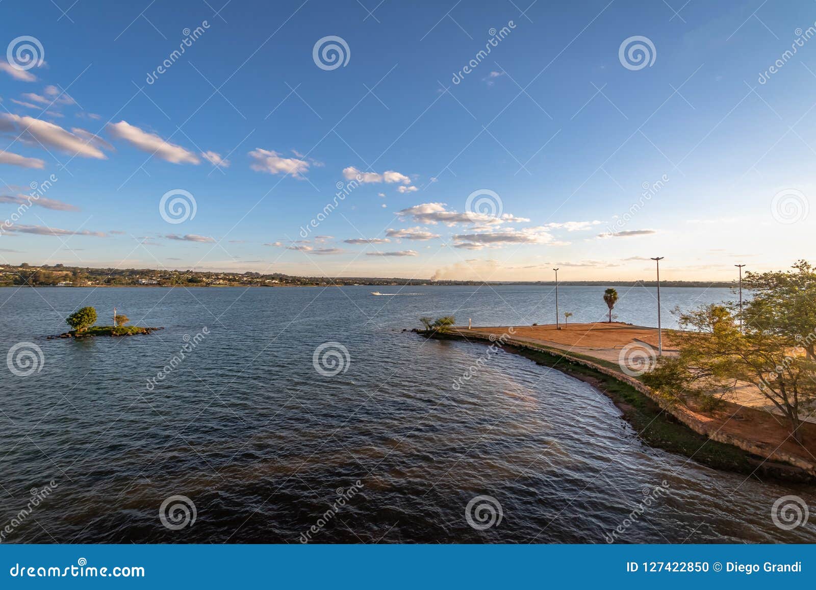 paranoa lake - brasilia, distrito federal, brazil