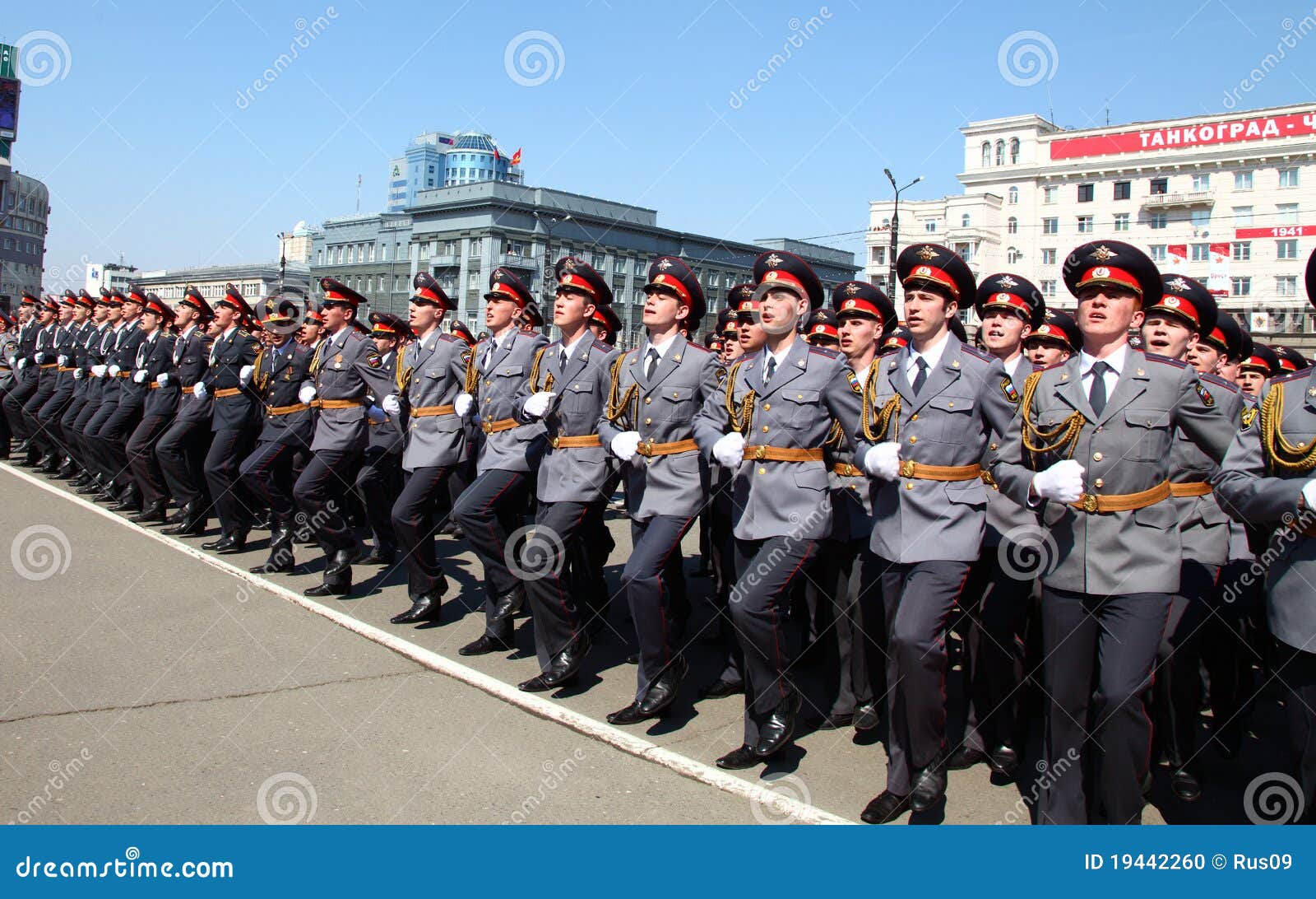 CHELABINSK, RUSSIA - 9 MAGGIO 2011: Parata militare in onore dell'anniversario 66 della vittoria nella grande guerra patriottica, 9 maggio 2011 sul quadrato del Lenin a Chelyabinsk, Russia.