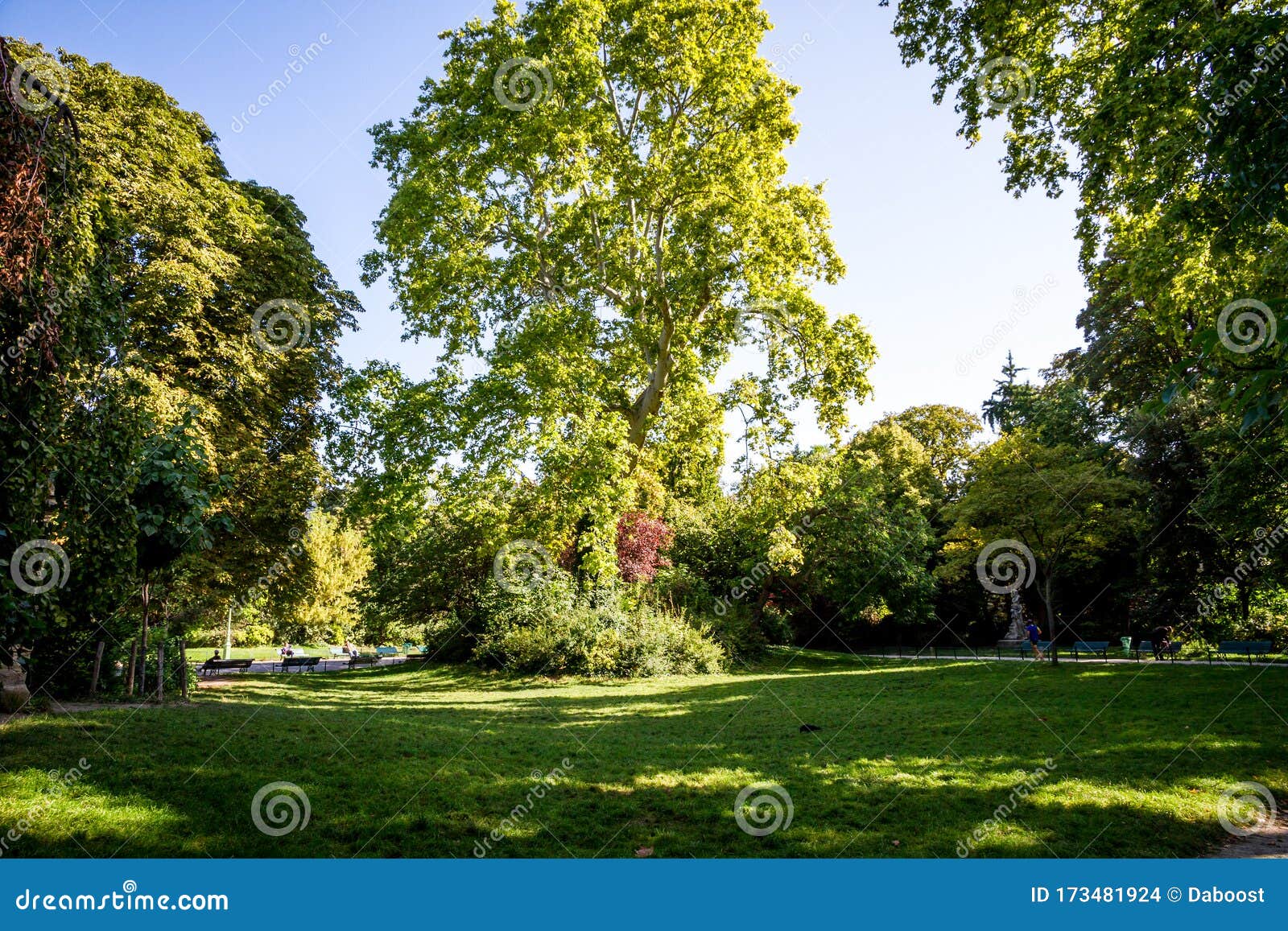 Parc Monceau, Paris, France Stock Photo - Image of historic, touristic ...