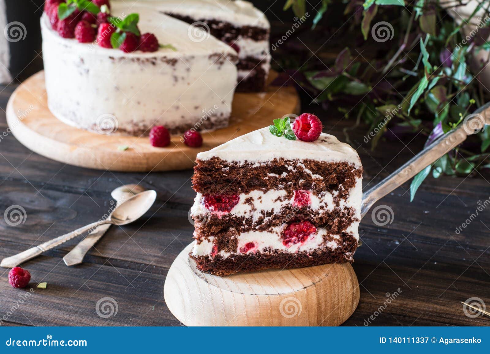 Bolo da princesa foto de stock. Imagem de fruta, bebida - 45941400