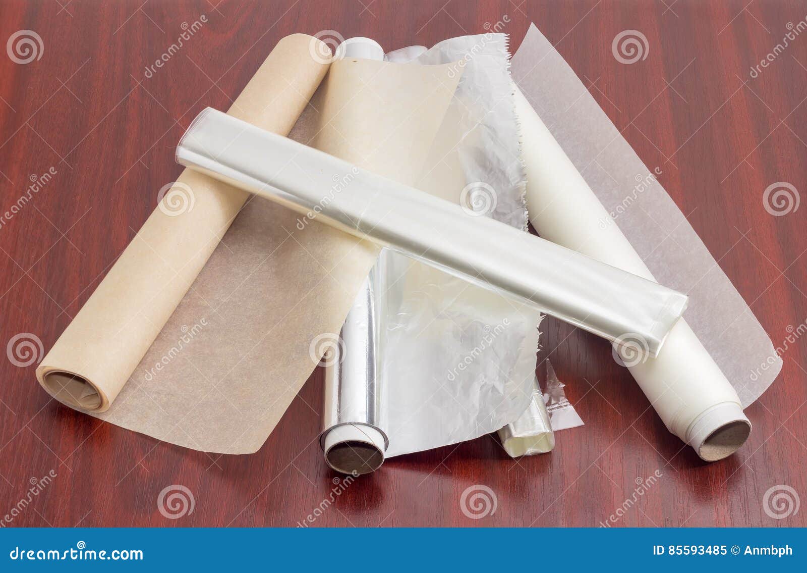 Можно ли пергаментную бумагу заменить бумагой. Пергаментная бумага. Пергаментная бумага для строительства. Колбаса в пергаментной бумаге. Пергаментная бумага фольга.