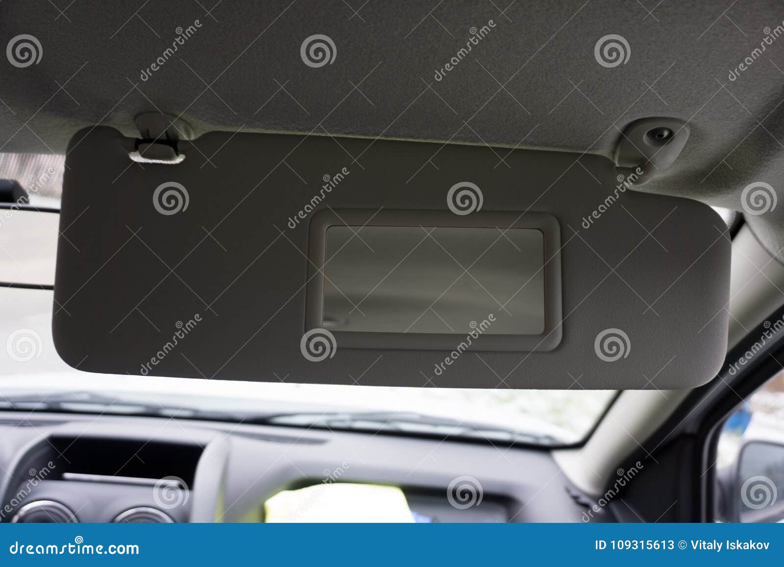 Pare-soleil De Voiture Avec Le Miroir Lumineux Image stock - Image du été,  classique: 109315613