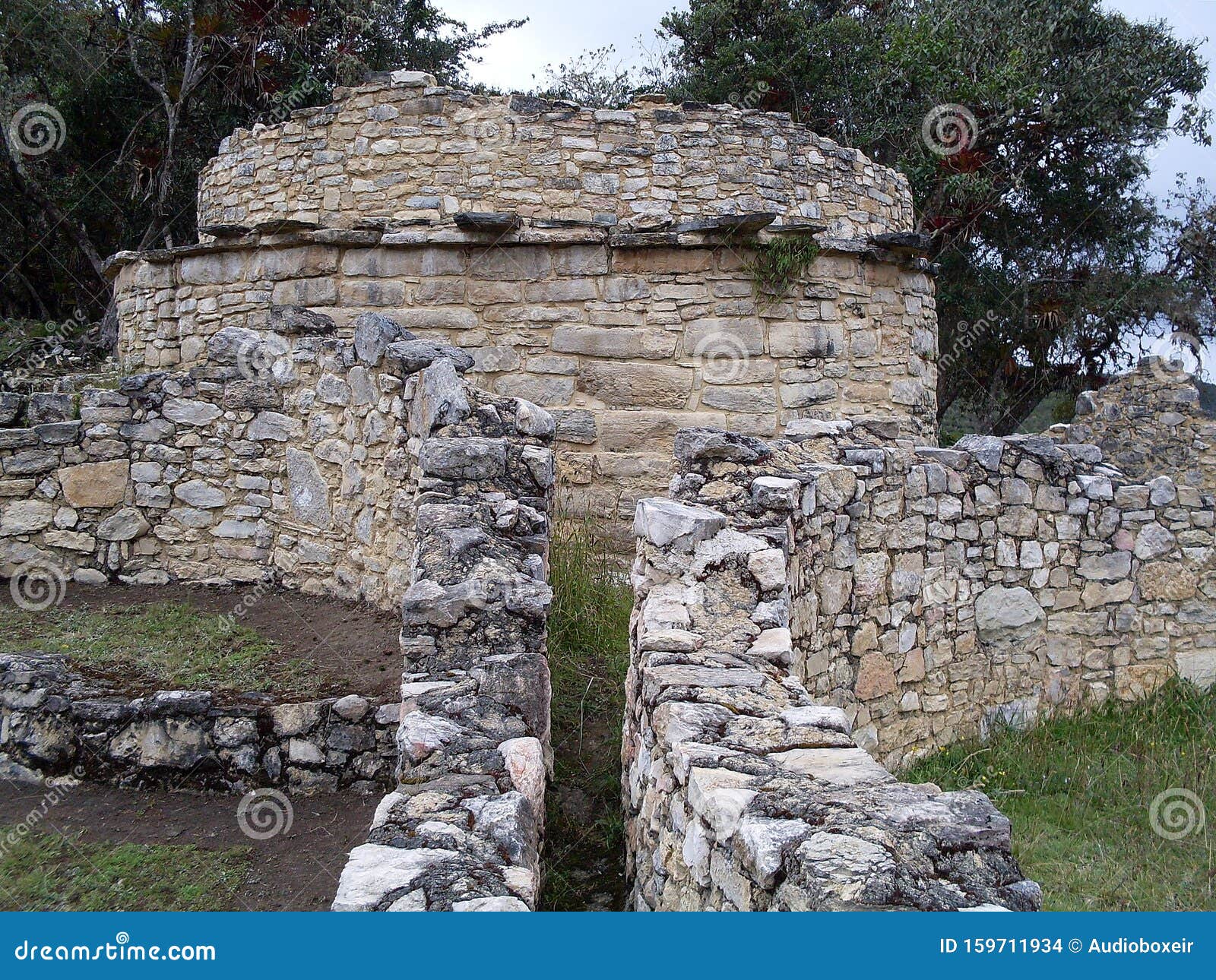 Arquitetura Da China Do Sul Muros De Tijolos Arcos Circulares Imagem de  Stock - Imagem de criar, parques: 210742415