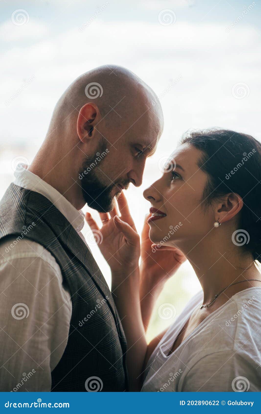 Pareja Romántica Foto Familiar Amor De Confianza Foto de archivo - Imagen de hombres, abrazo: 202890622 Pareja Romántica Foto Familiar Amor De Confianza Foto de archivo - Imagen de hombres, abrazo: 202890622