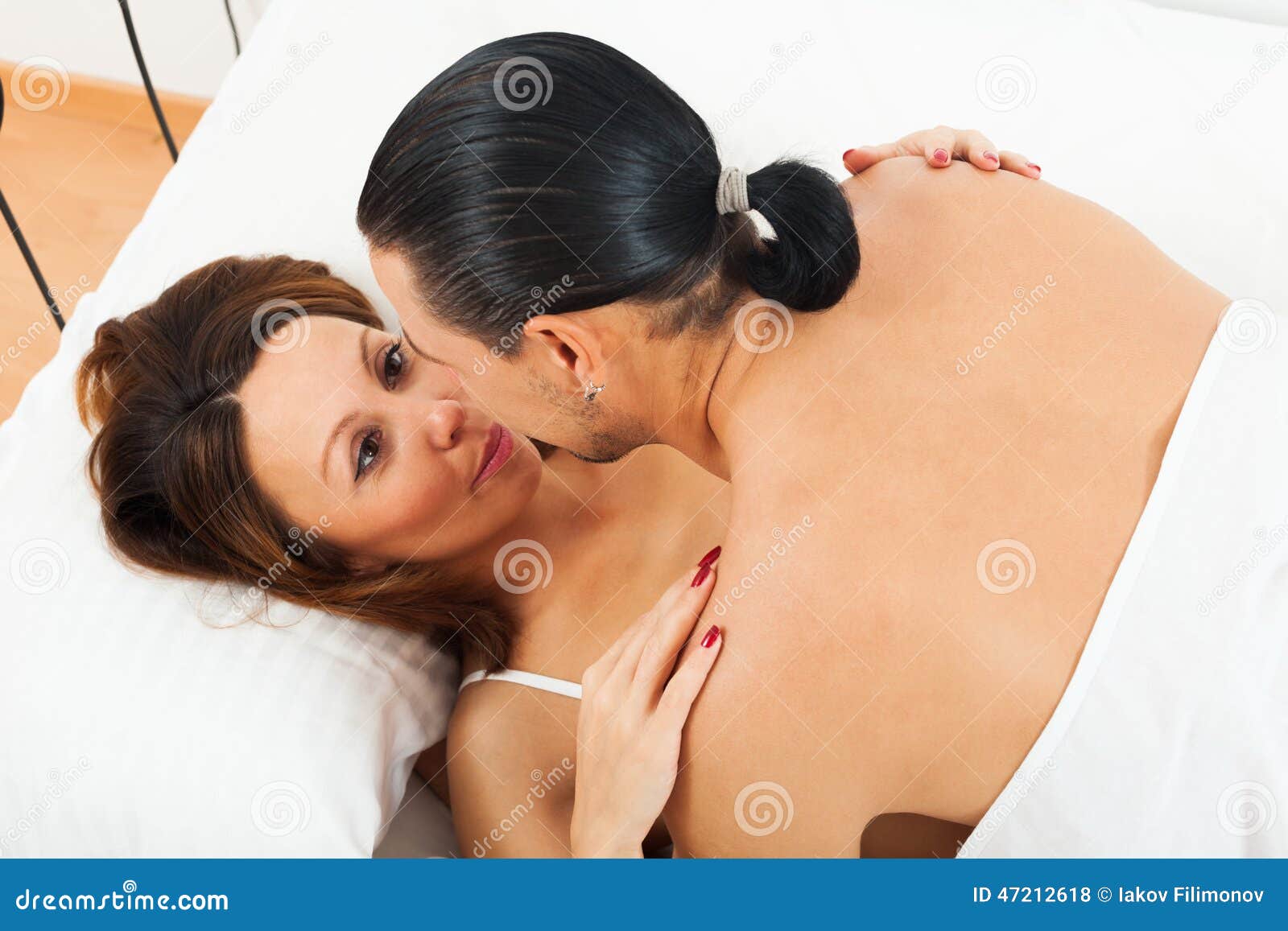 Pares De Meia Idade Que Têm O Sexo Foto de Stock corno 1600x1157 foto Pares De Meia Idade Que Têm O Sexo Foto de Stock foto