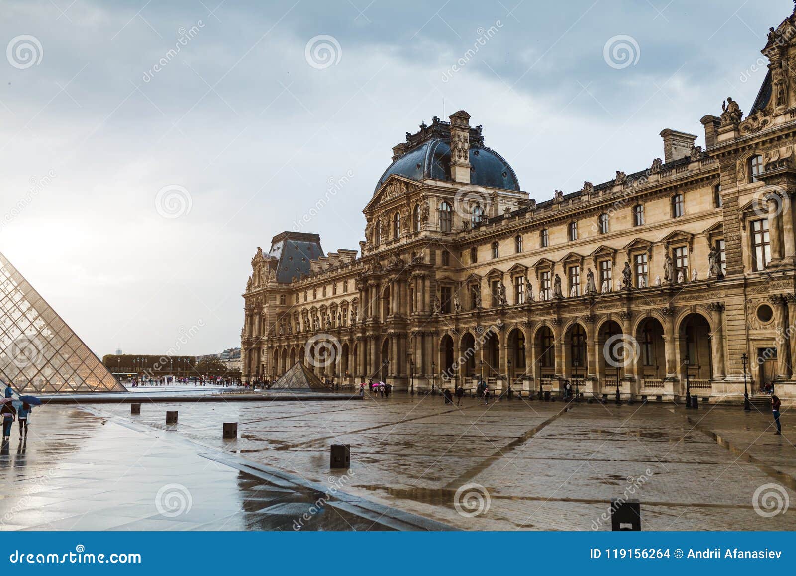 Paris France 1er Juin 2018 Vue De Musée Célèbre De