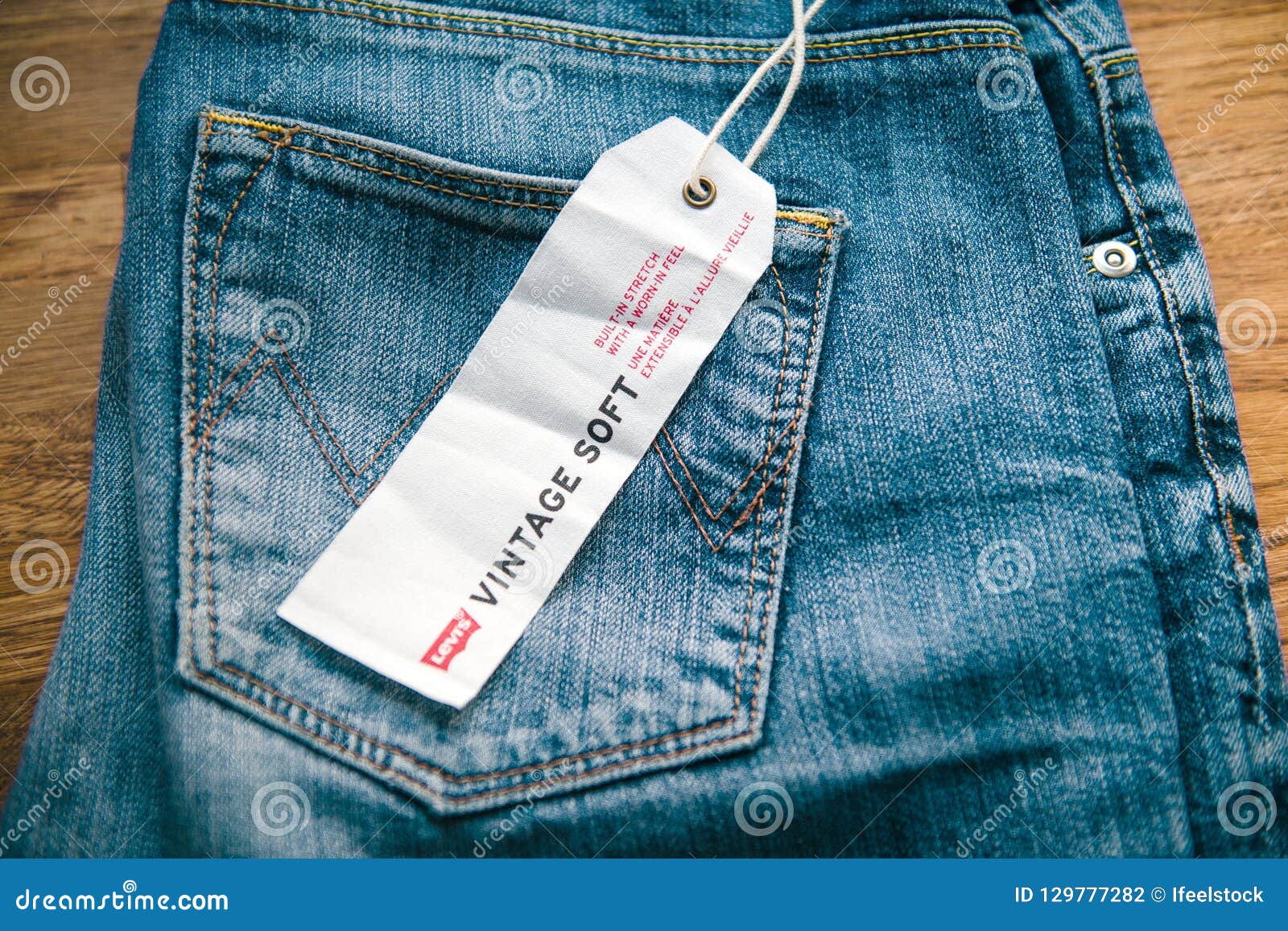 levis price tag