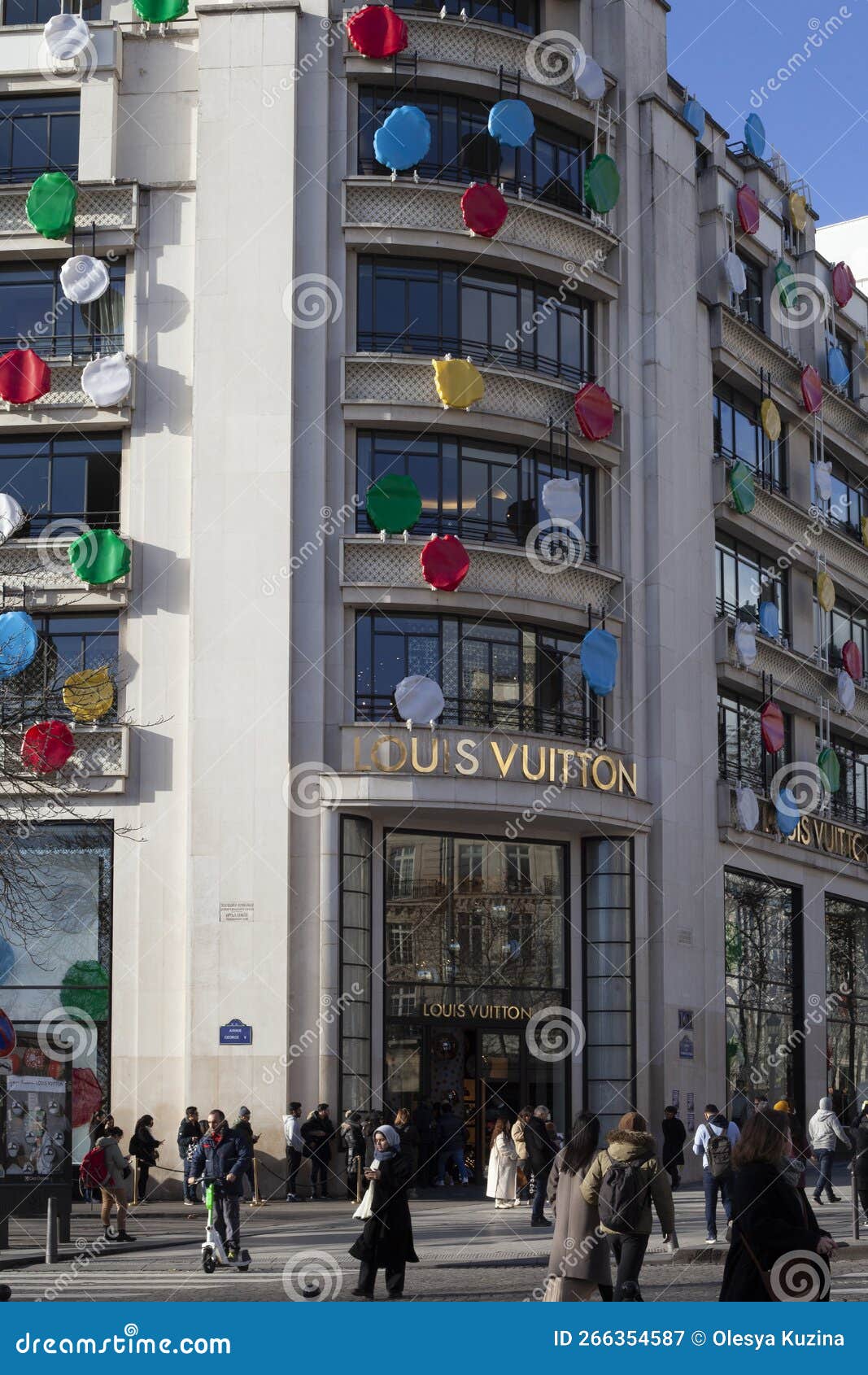 Paris France January 2023 Yayoi Kusama Louis Vuitton Giant