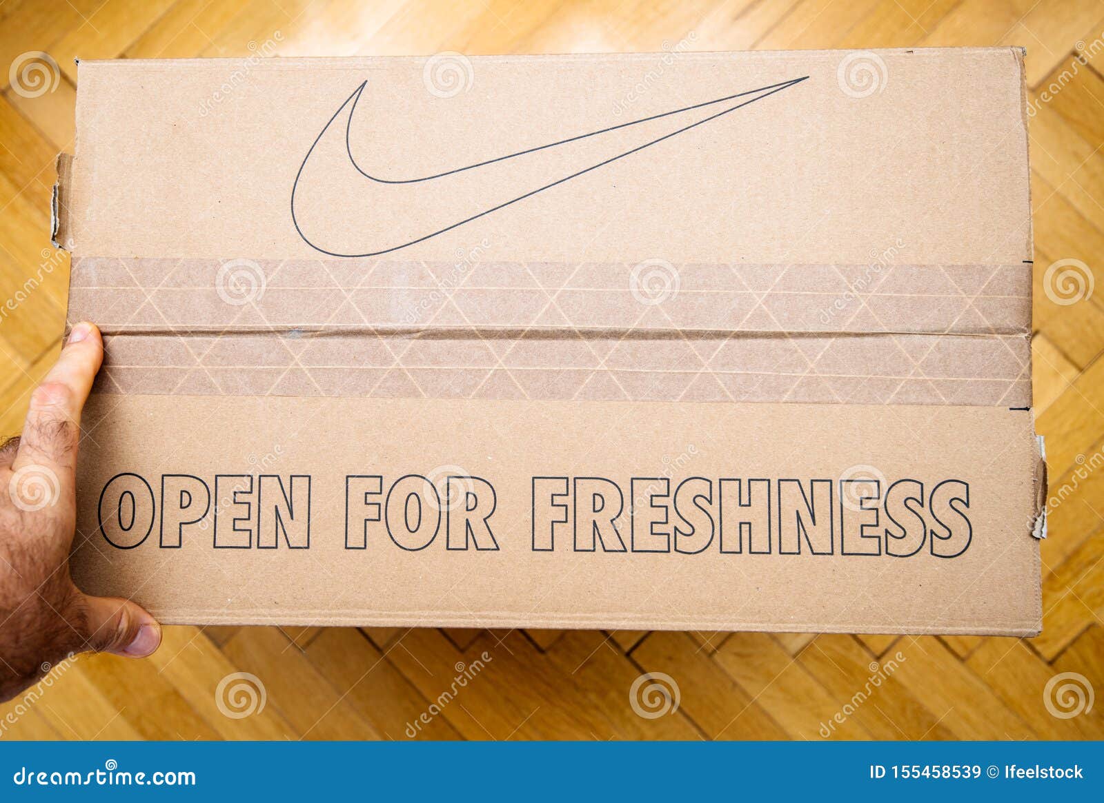 Clancy fiets Individualiteit Open for Freshness and Nike Logotype on Cardboard Box with Shoes Editorial  Stock Image - Image of shoe, equipped: 155458539