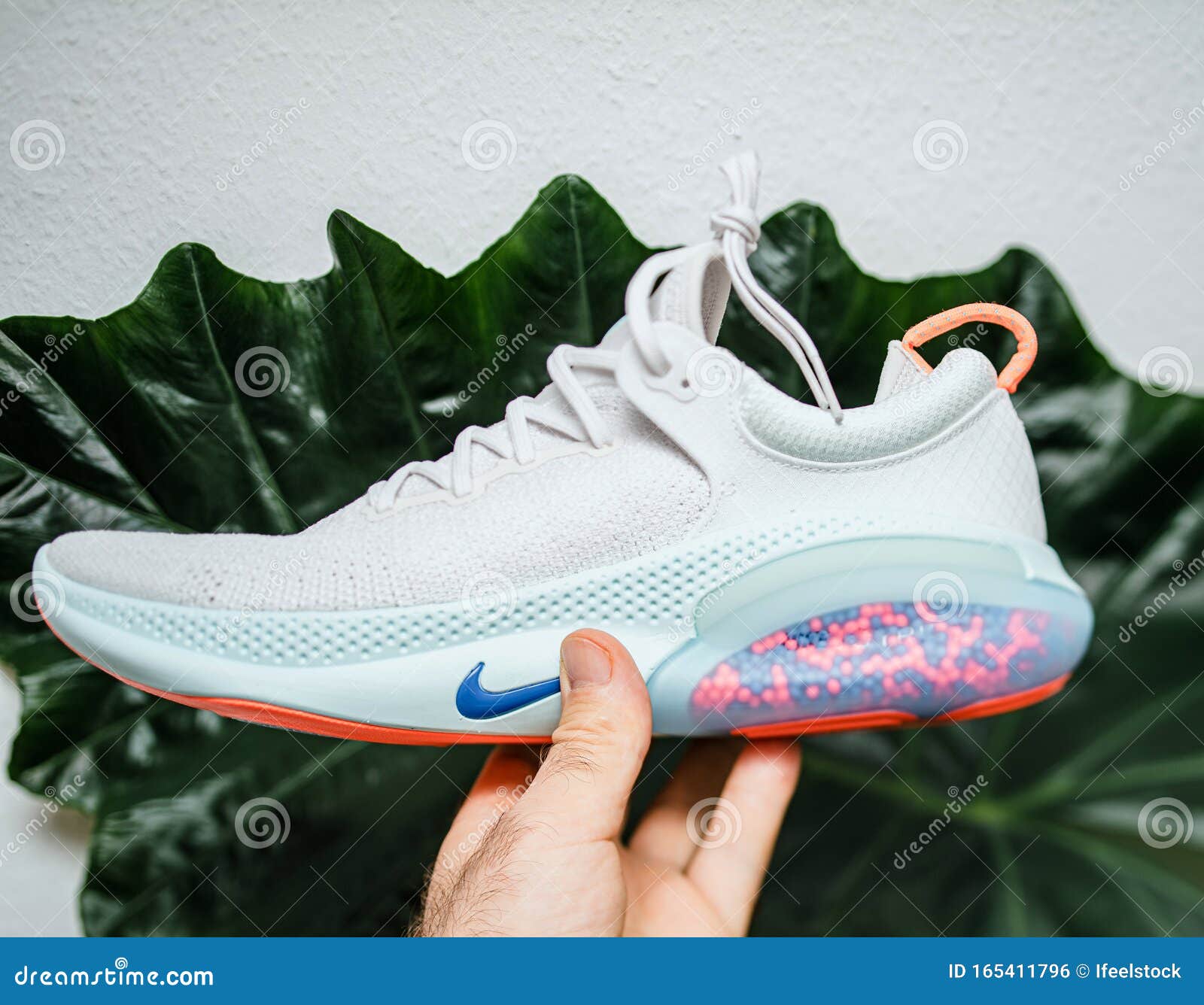 nike 2019 joyride white running shoes