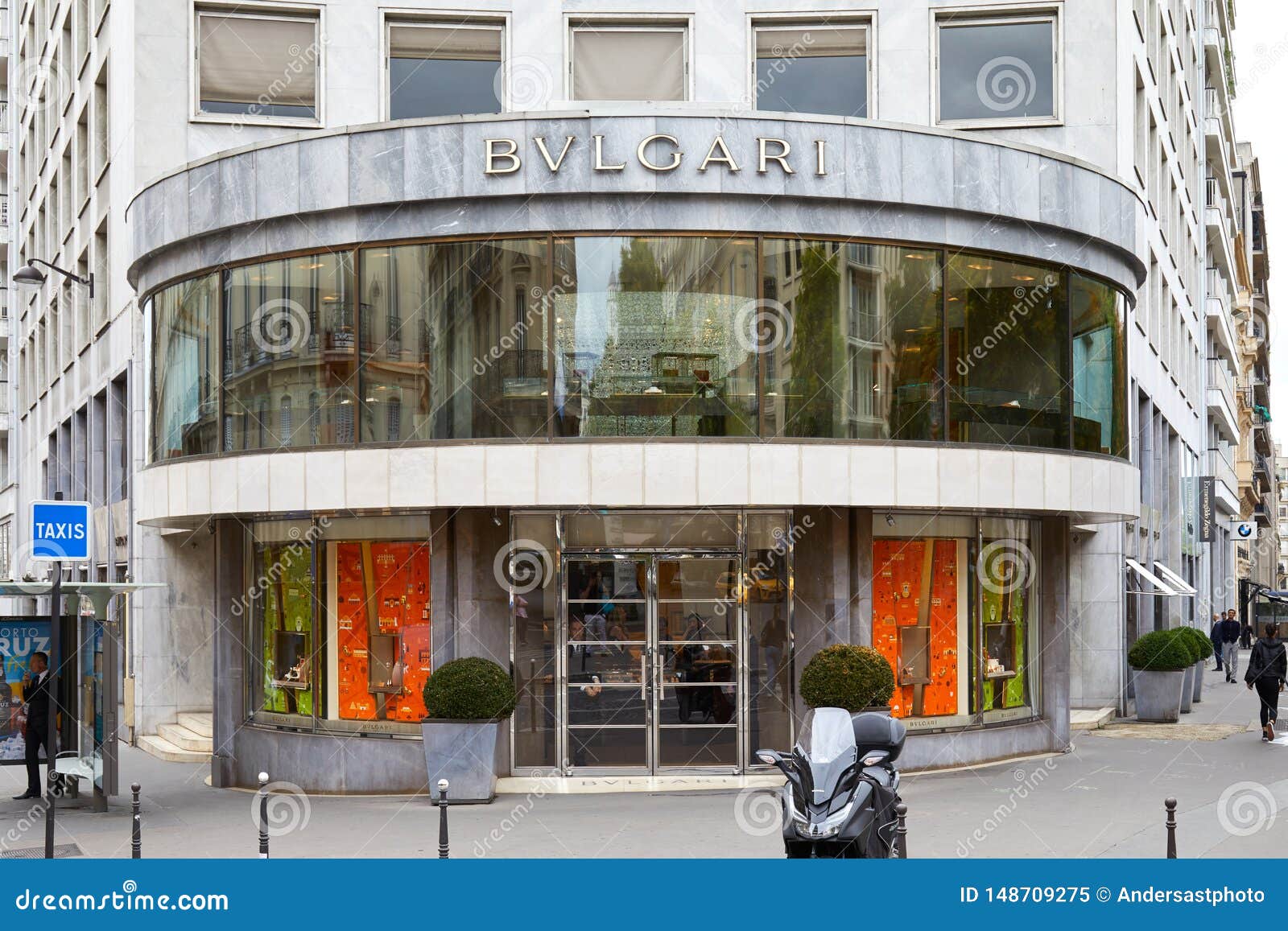 Bulgari Luxury Store In Avenue George V 