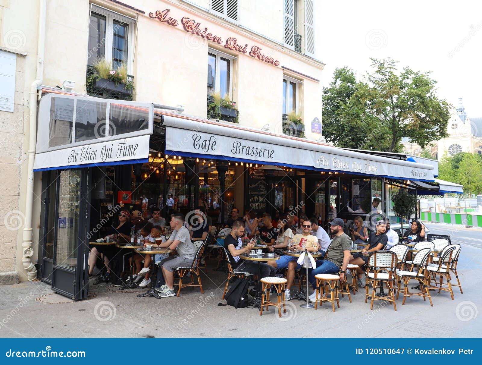 Located in the Heart of the Historic District of Les Halles, Au Chien ...