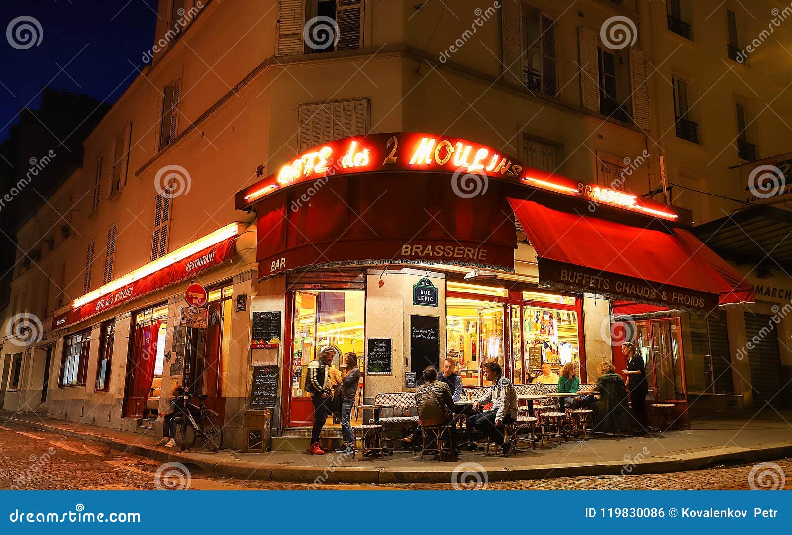 The Tavern Cafe is a Traditional French Cafe Located in the Montmartre ...