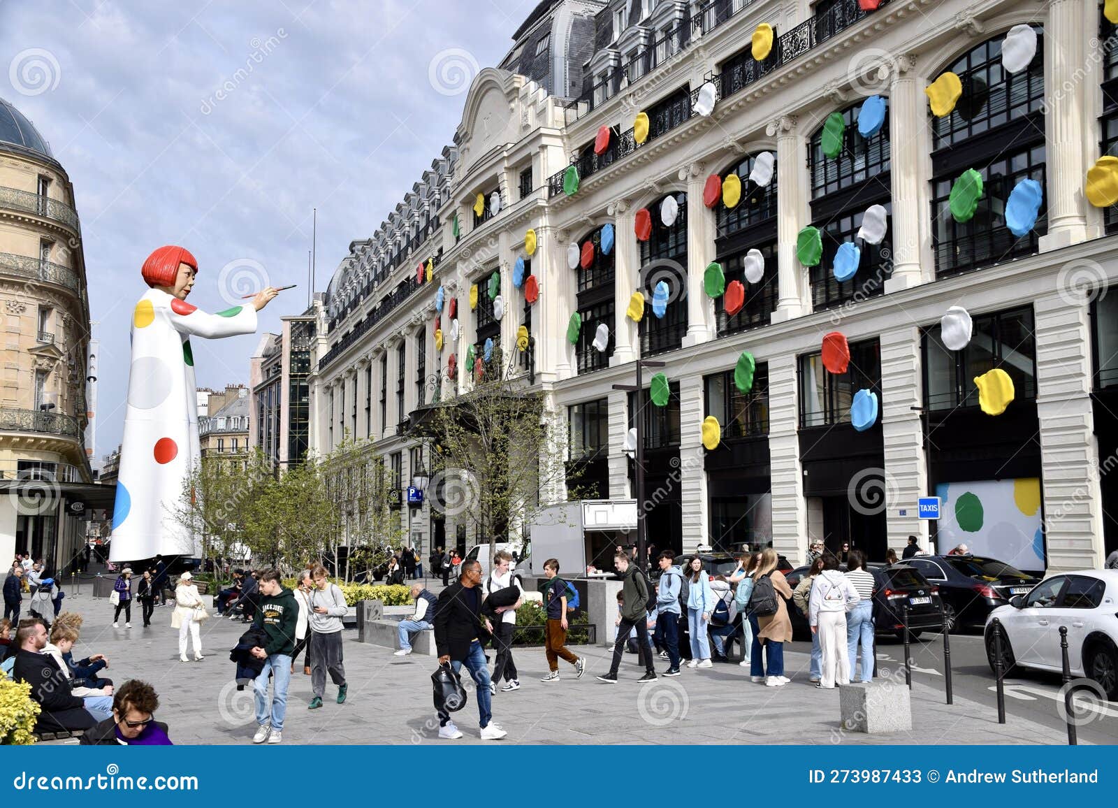 Tourists Outside Louis Vuitton Building Avenue Des Champsélysées Paris  France Stock Photo - Download Image Now - iStock