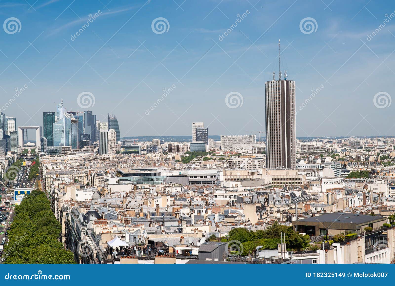 Paris Paris Skyline View On Modern Skyscraper Hotel Of The Hyatt Regency Paris Etoile Formerly Concorde Editorial Stock Image Image Of Mall Cityscape