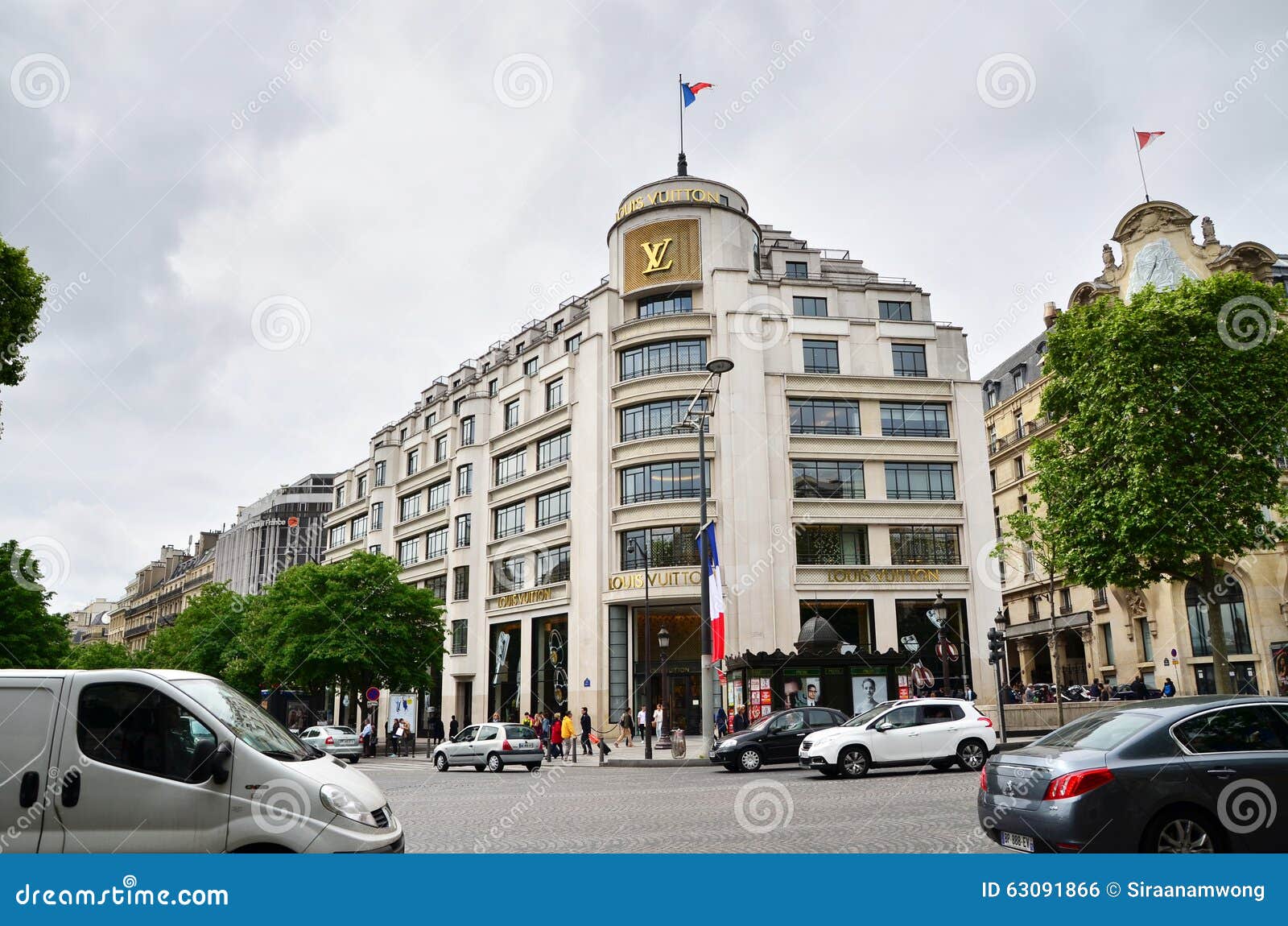 Paris, France - May 14, 2015: Tourists Shopping At Louis Vuitton Store In Paris Editorial Photo ...