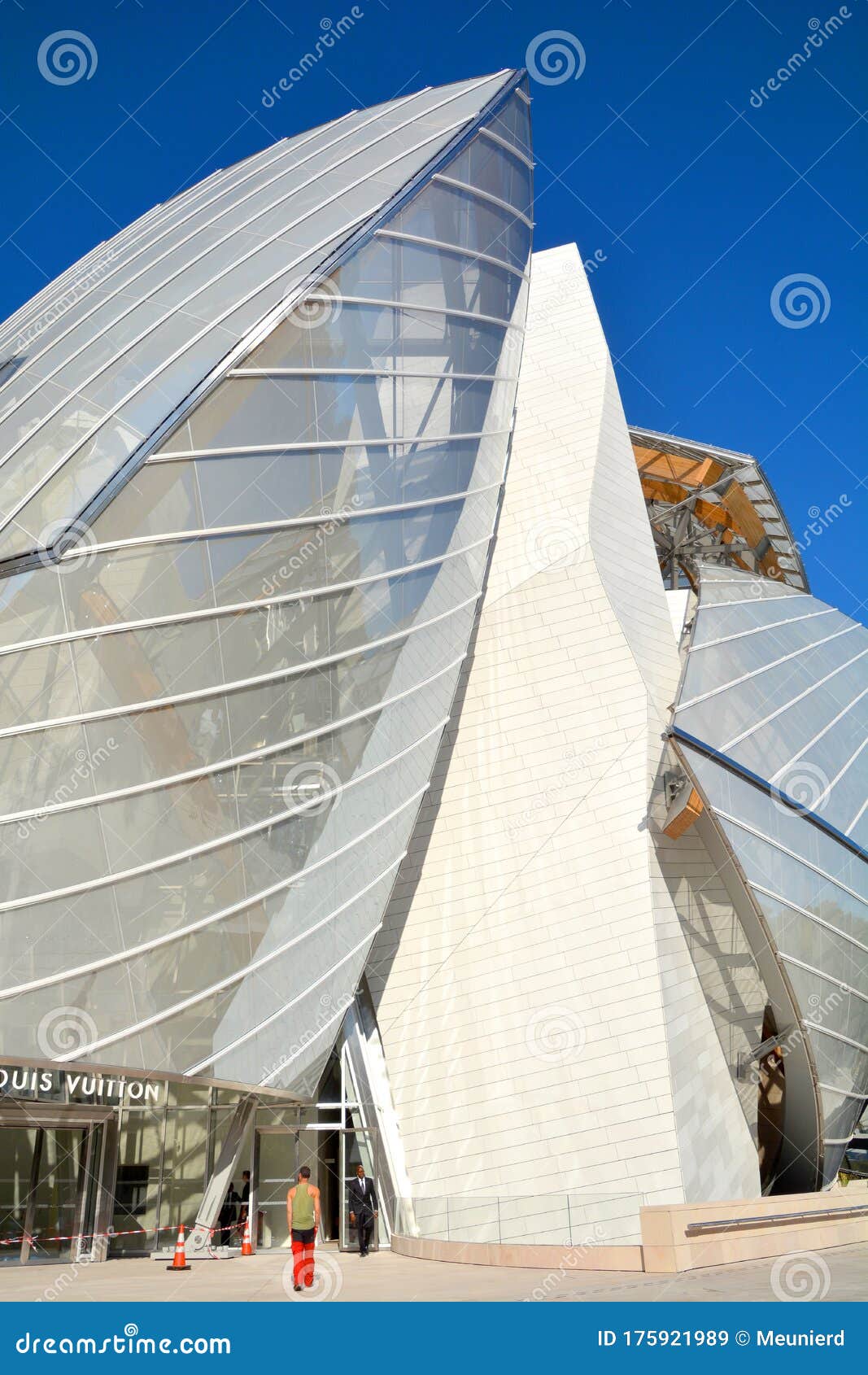 The Building of the Louis Vuitton Foundation Editorial Stock Image