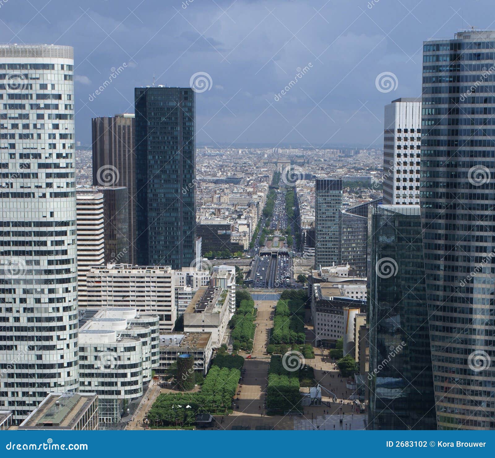 paris from grand arche