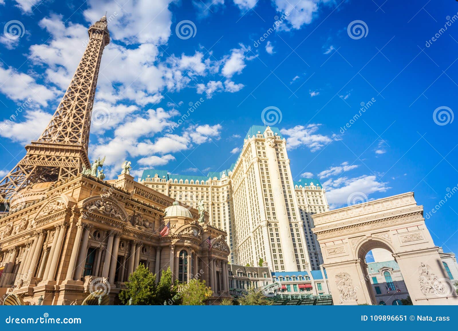 The Paris Las Vegas hotel and casino, replica of the Eiffel Tower and Arch  of Triumph of the Star Stock Photo - Alamy