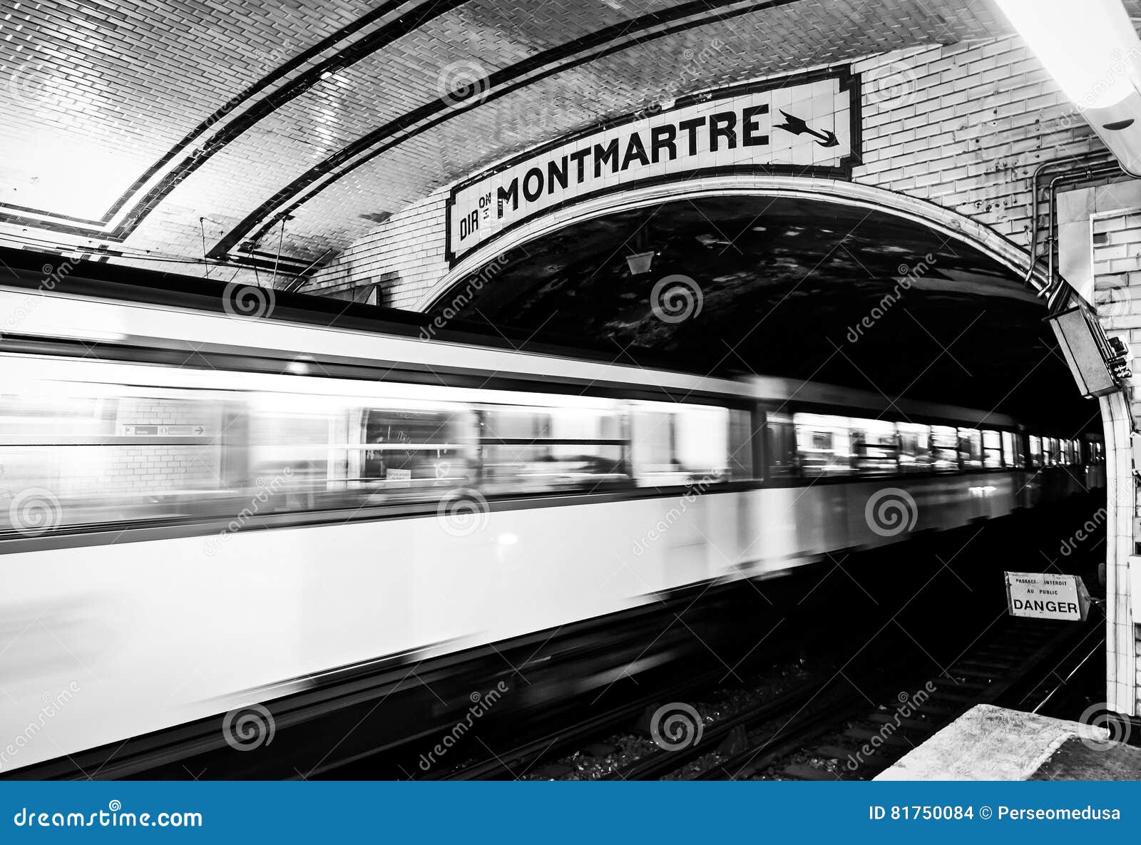 paris metro station