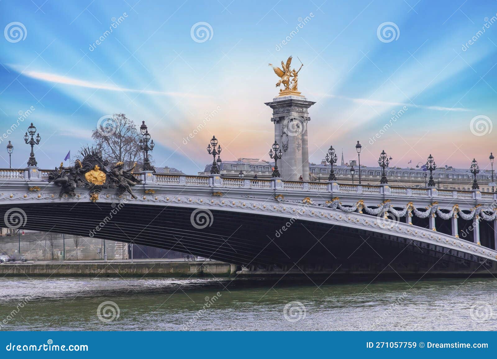 Paris a Ponte Alexandre Iii Imagem de Stock - Imagem de marco, coluna ...