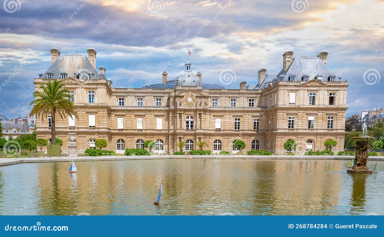 paris, the senat and the luxembourg garden