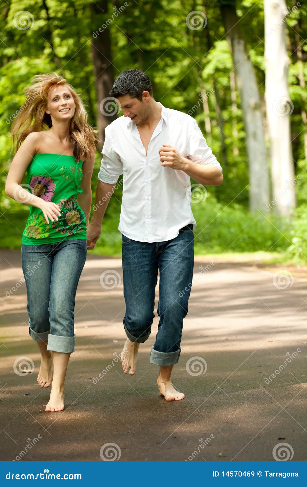 https://thumbs.dreamstime.com/z/park-walk-couple-14570469.jpg