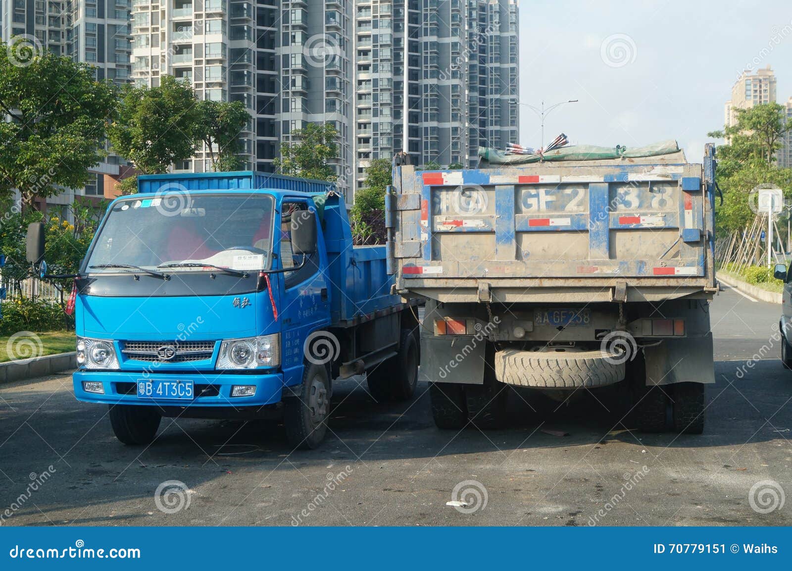 Parked Trucks On The Road Editorial Photo Image Of Parking 70779151