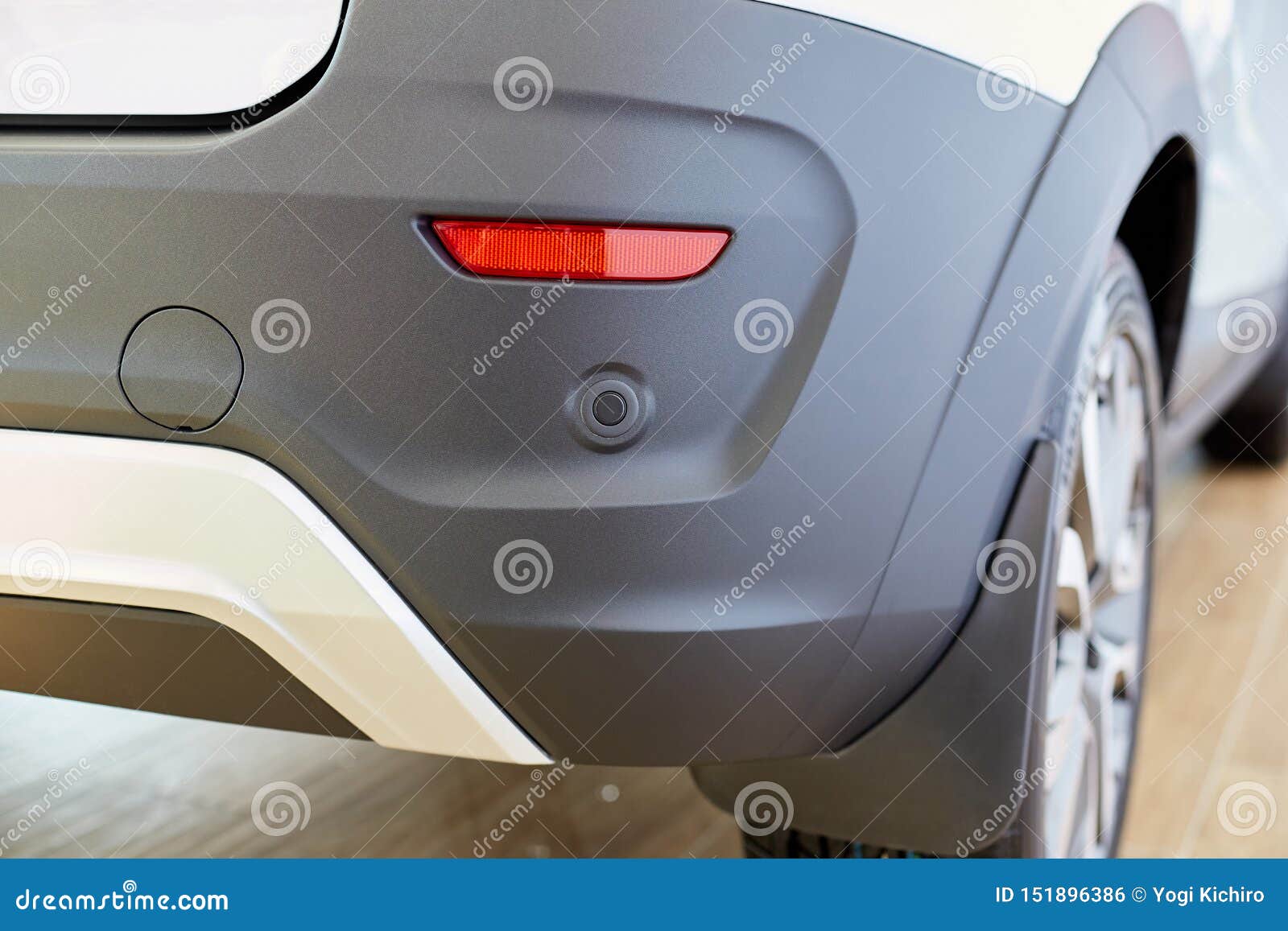 Parkender Sensor Auf Dem Auto, Hintere Stoßstange Mit Reflektor