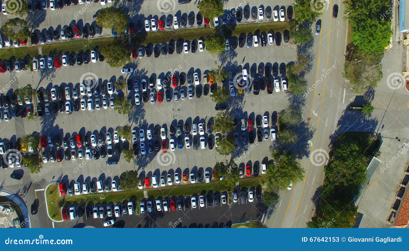 Parking Lots Full Vehicles Birds Eye View Photos Free & RoyaltyFree