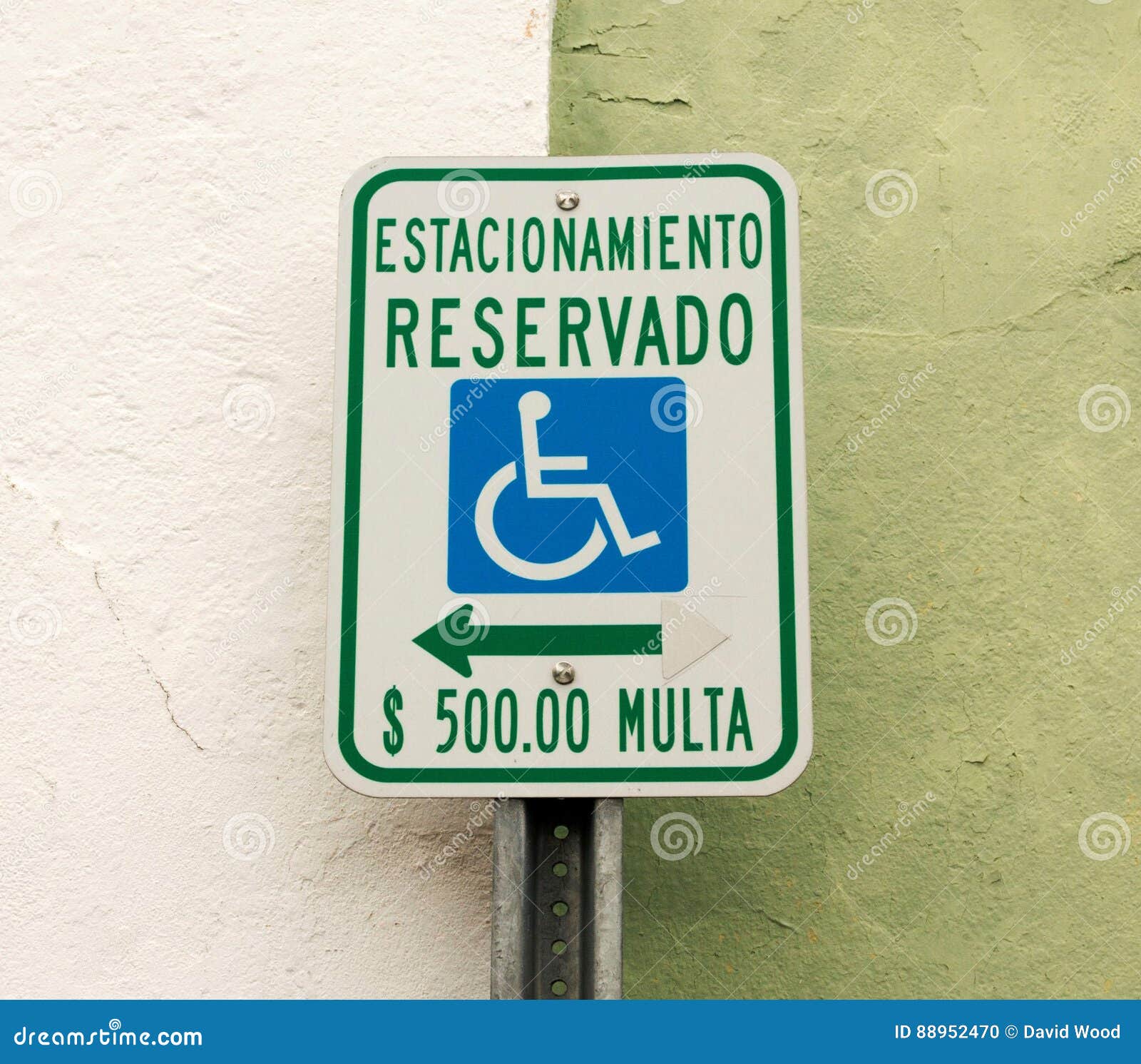 parking reserved for handicapped only in spanish