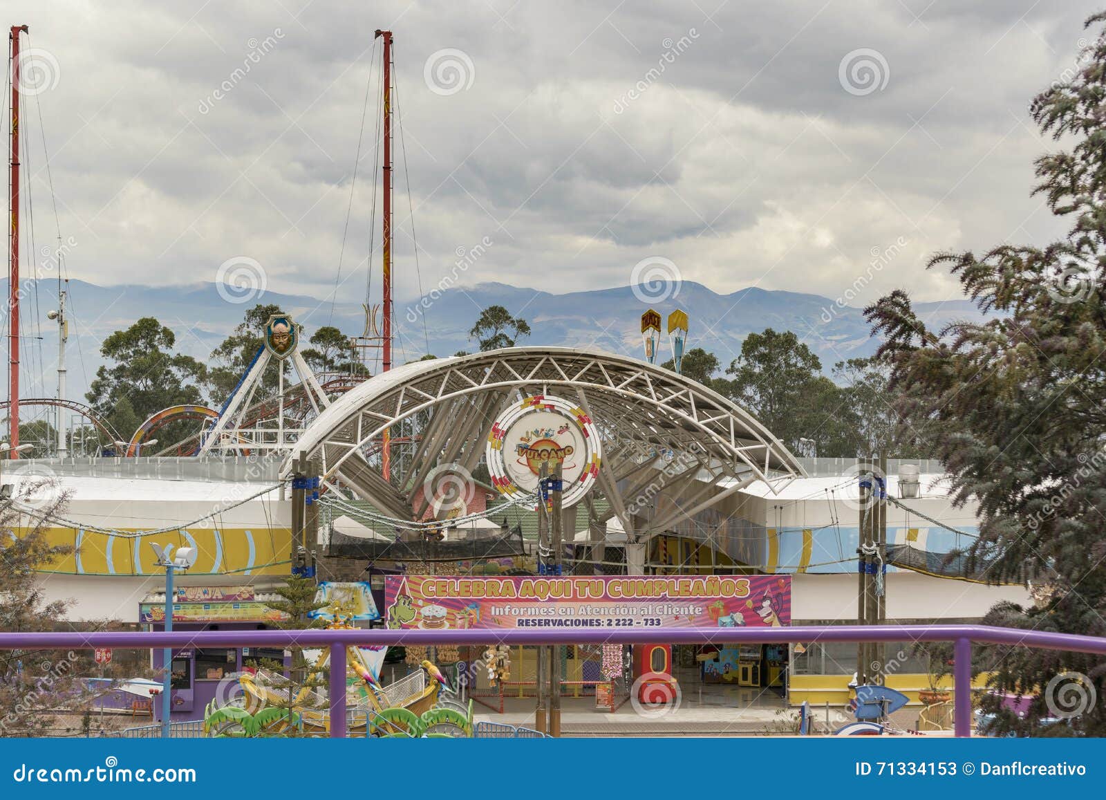 Parque De Juegos De Los Ninos Quito Ecuador Foto De Archivo Editorial Imagen De Outdoor Ecuador 71334153