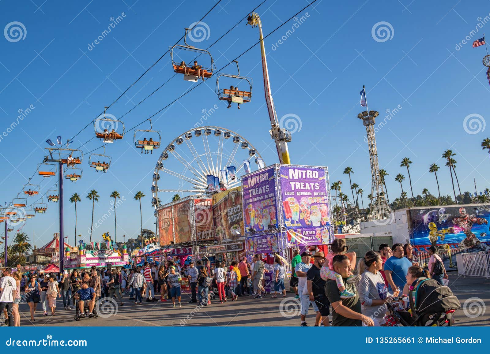 Parques De Atracciones De La Feria Del Condado Del LA Foto editorial